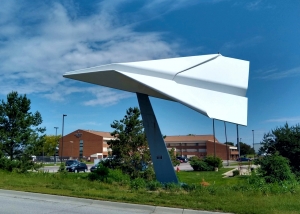 Paper Airplane Sculpture galt traffic online